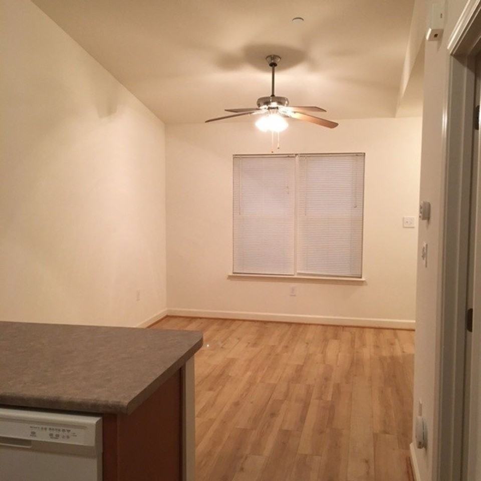 914 Brawley School Rd Unit B - Photo 4 of 6