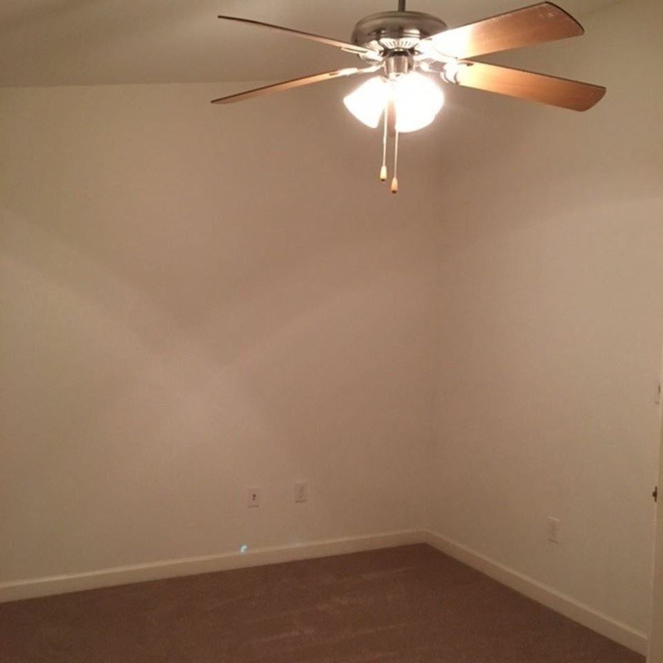 914 Brawley School Rd Unit B - Photo 3 of 6