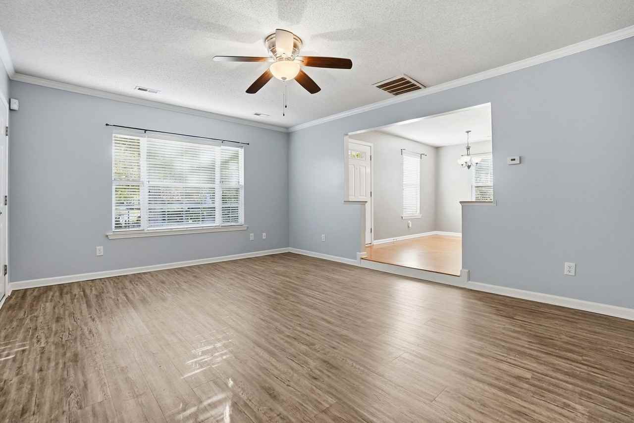 4282 Melrose Club Drive - Photo 6 of 37