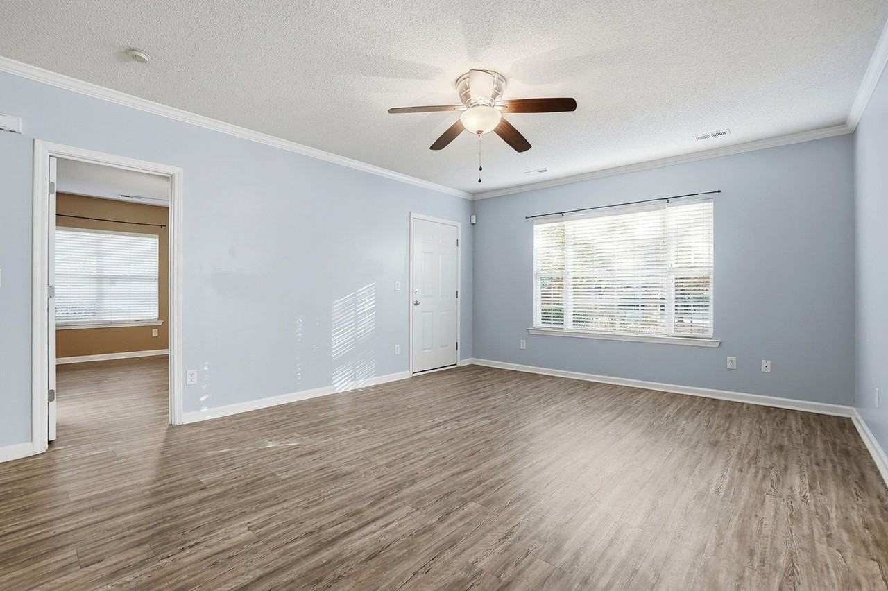 4282 Melrose Club Drive - Photo 7 of 37