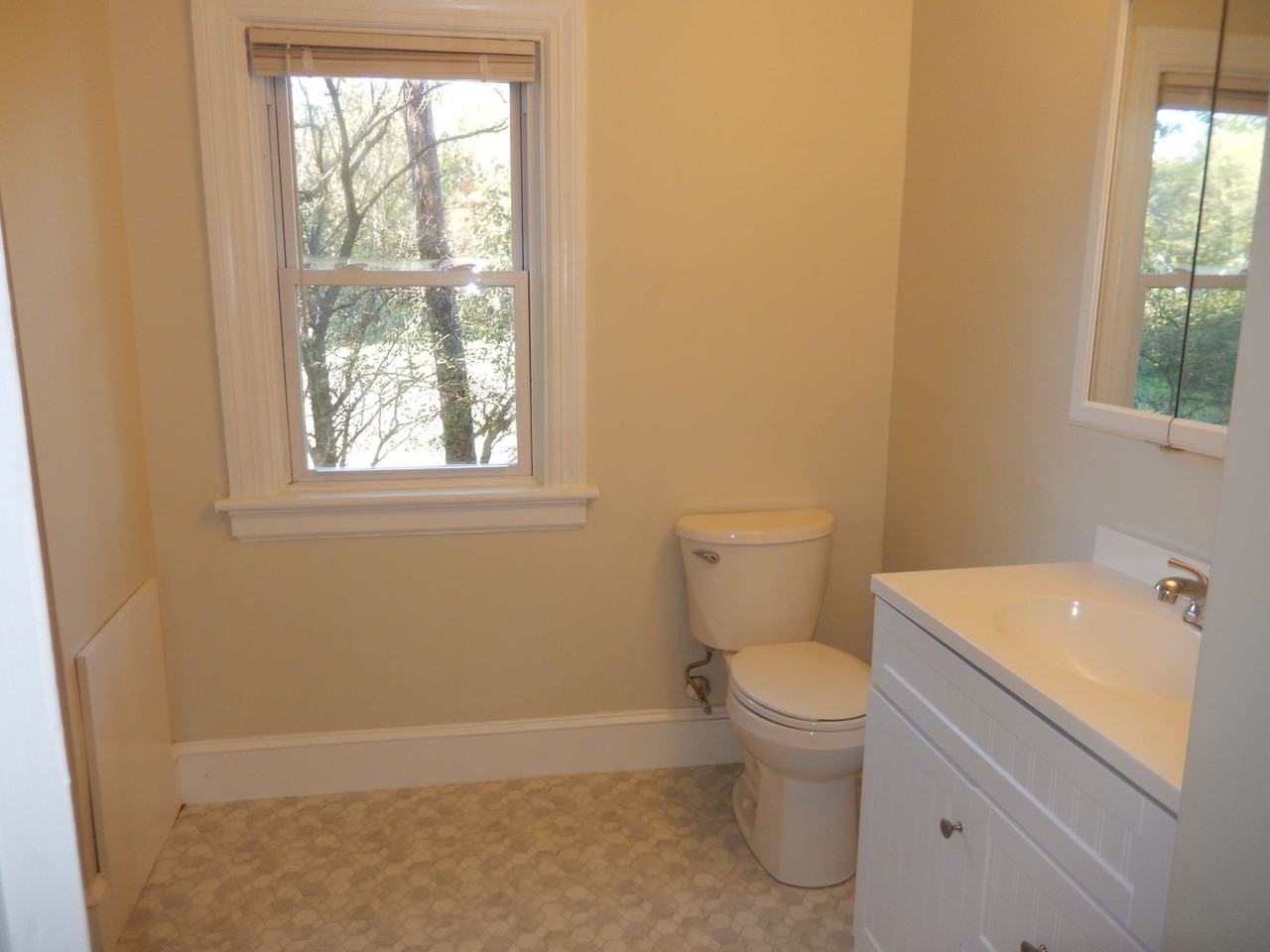 721 E Laburnum Ave - Photo 7 of 12