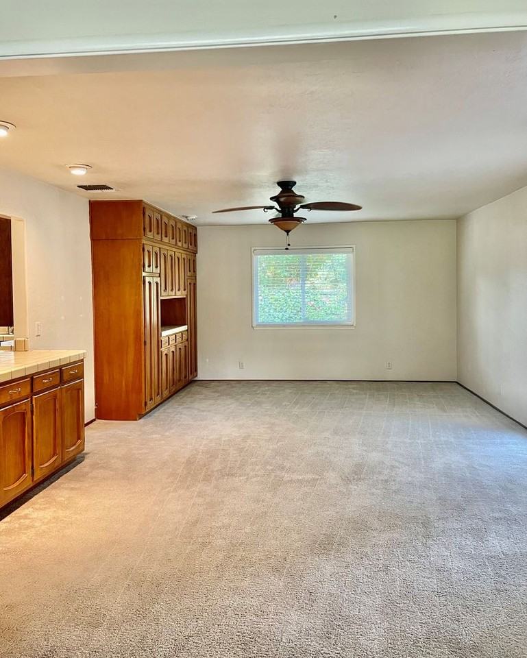 1900 Flowers St - Photo 7 of 17