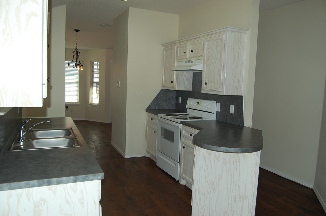 1902 79th St - Photo 4 of 14