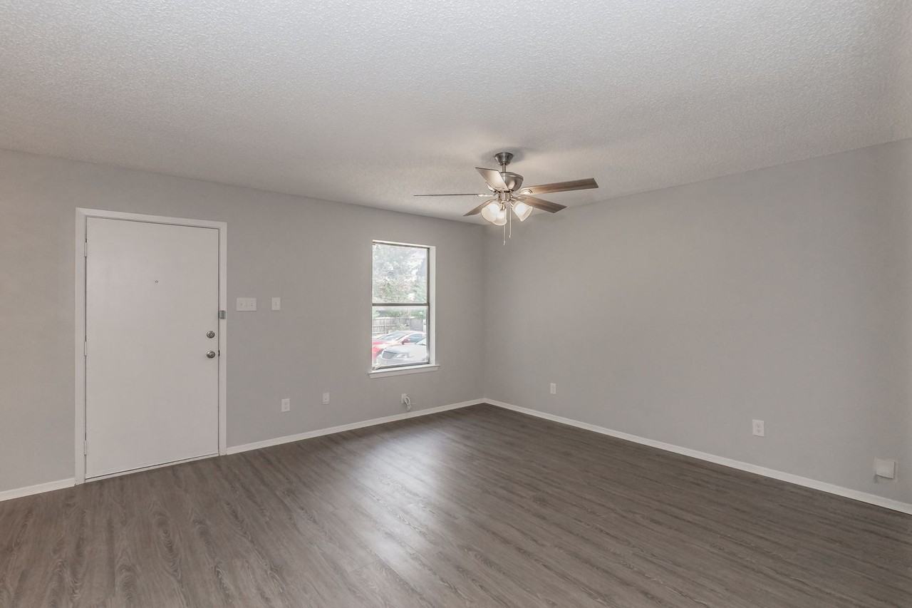 5013 Geddes Ave - Photo 2 of 30