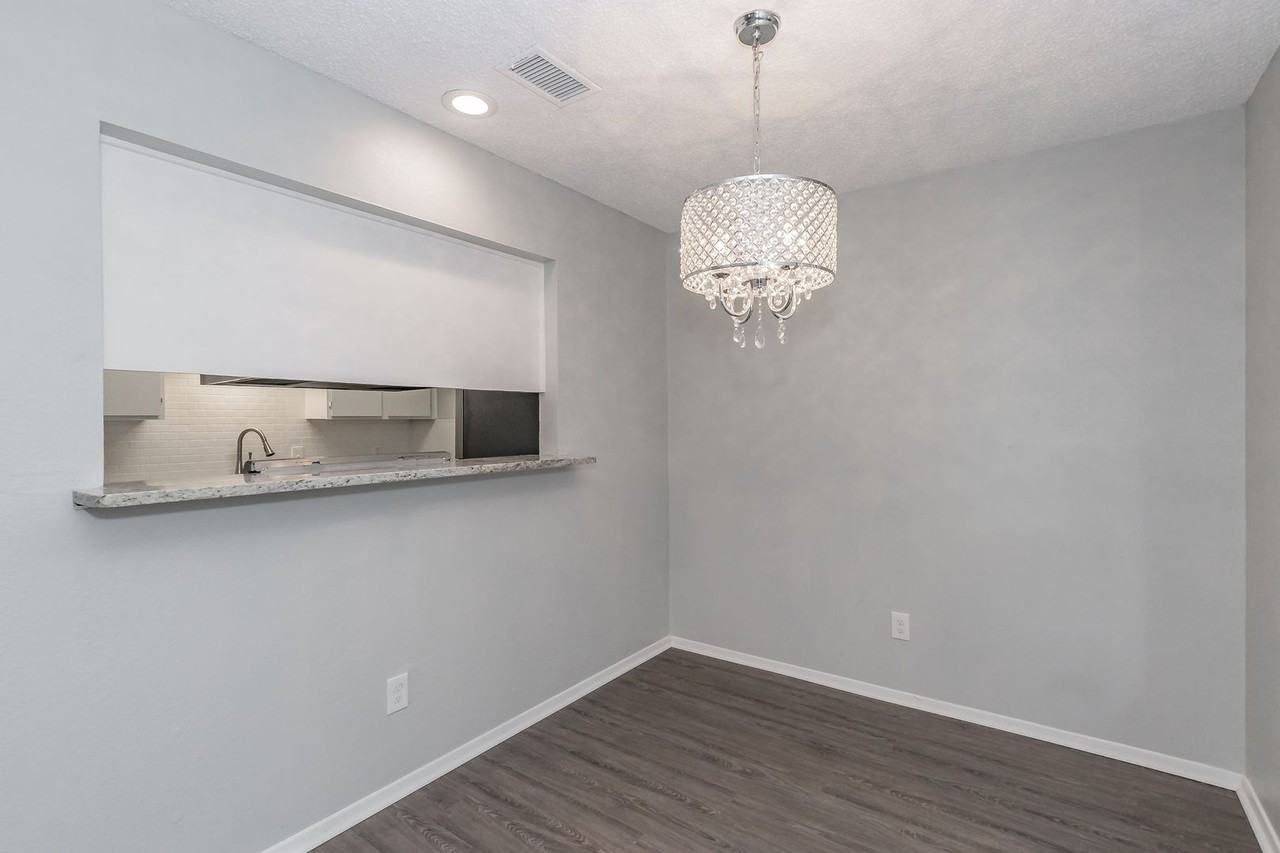 5013 Geddes Ave - Photo 6 of 30