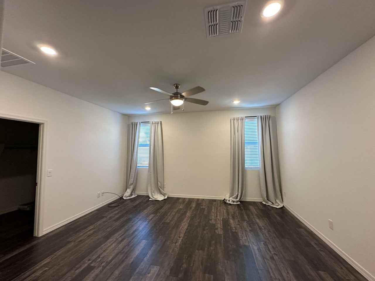 17338 W Molly Ln - Photo 6 of 16