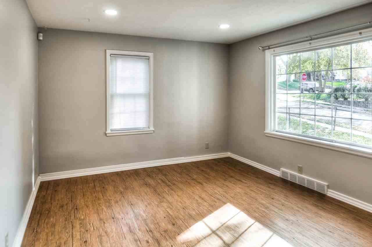 6158 Shirley St - Photo 6 of 24