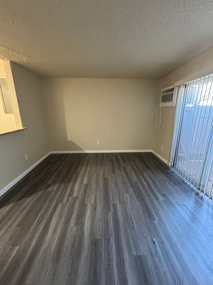 Sierra View Apartments - Photo 3 of 7