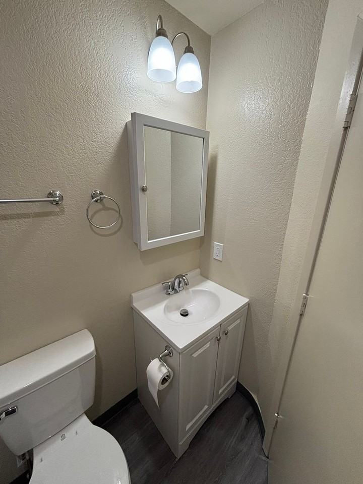 Sierra View Apartments - Photo 4 of 7