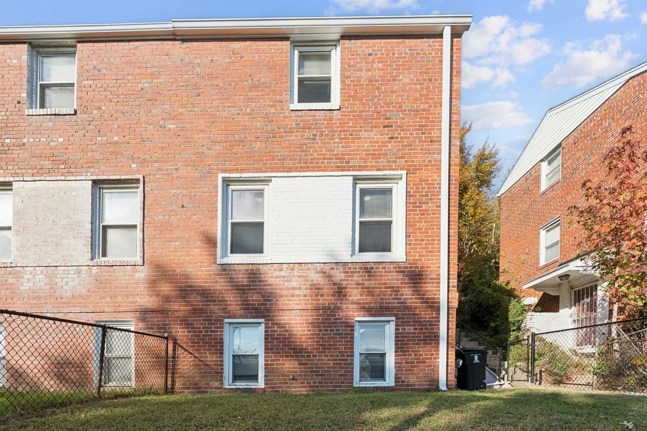 3621 Kemper Rd - Photo 3 of 22