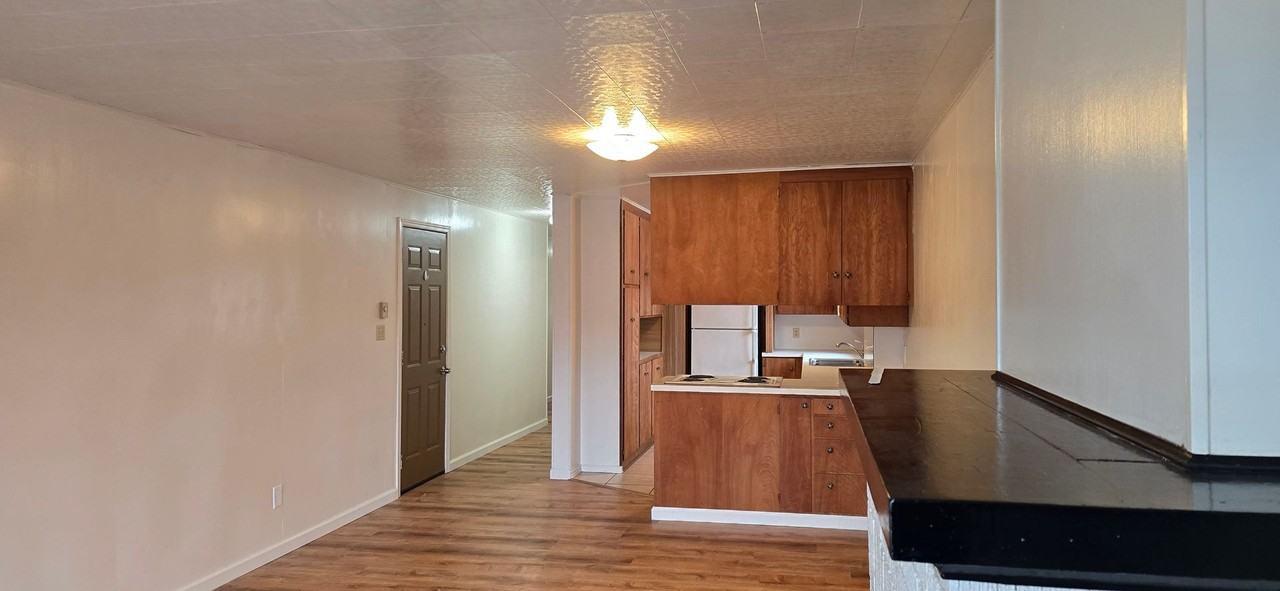 123 W Railroad Ave #3 - Photo 2 of 24