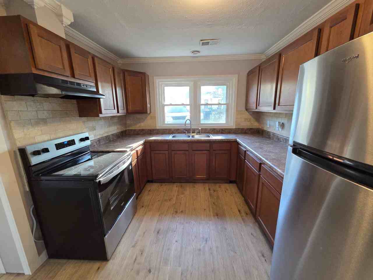 1663 Keeble Street - Photo 2 of 13