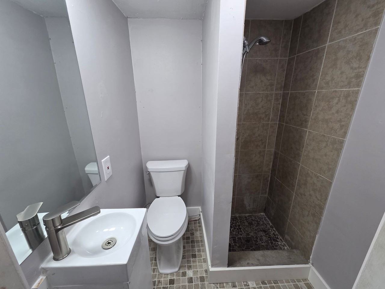 1663 Keeble Street - Photo 3 of 13