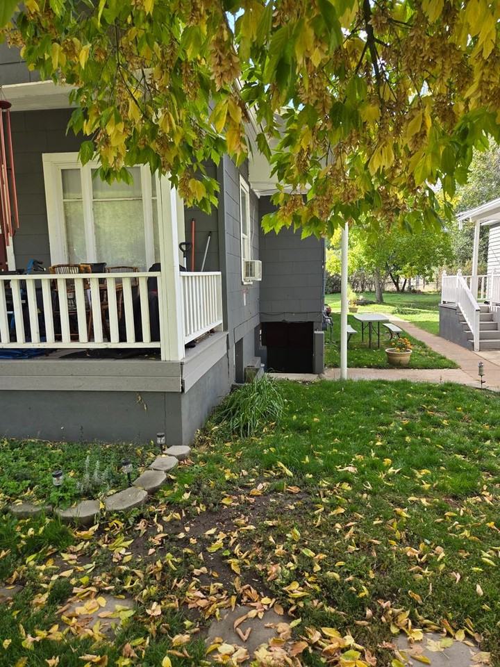 667 30th St. - Photo 7 of 22