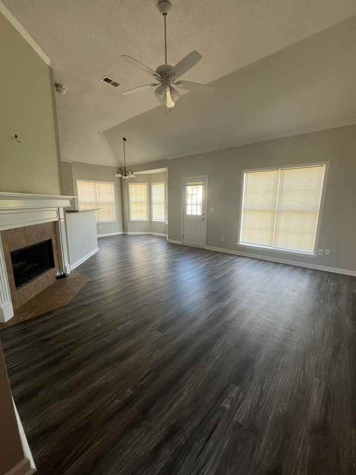 1686 N Frence Creek Cv - Photo 3 of 10