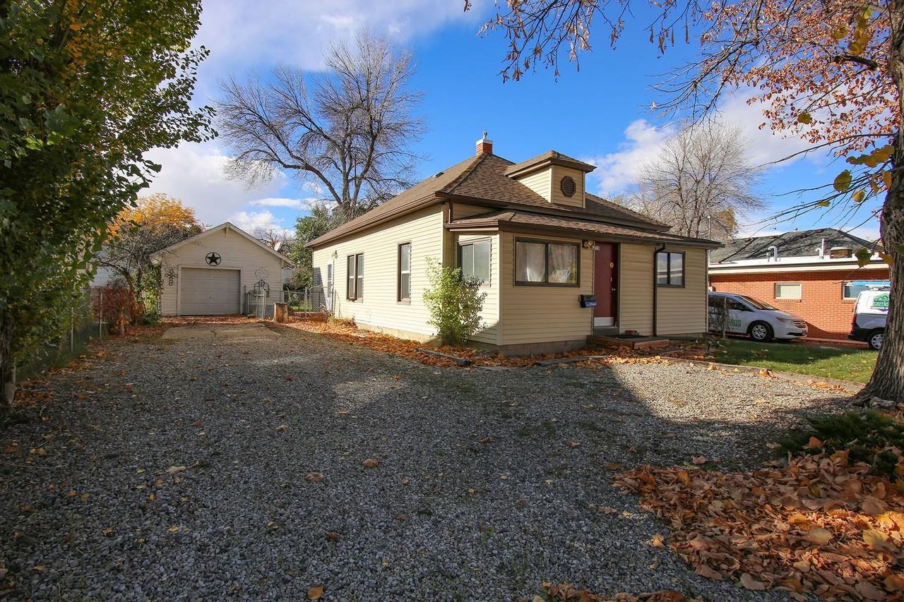 1116 N Main St - Photo 4 of 44