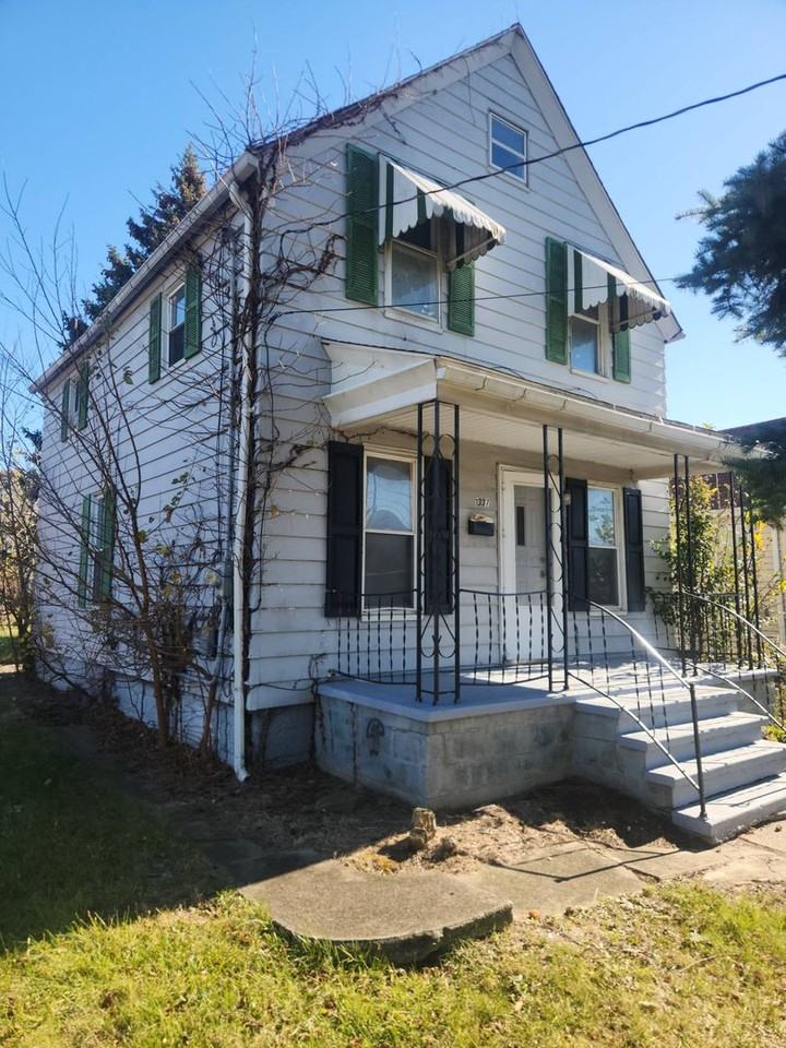 1337 Brownell Ave - Photo 2 of 31