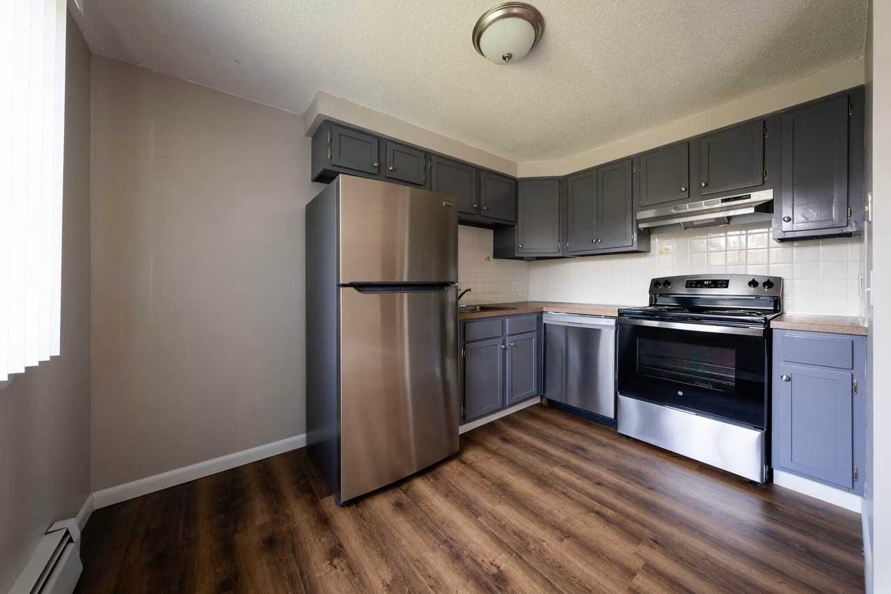 EXPERIENCE WEST SENECA LIVING AT IT'S BEST - Photo 6 of 34