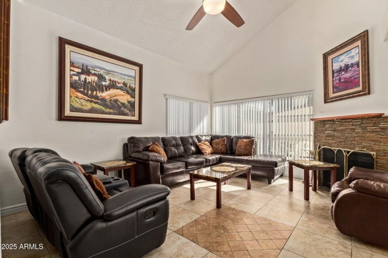 501 E Topeka Dr - Photo 3 of 22