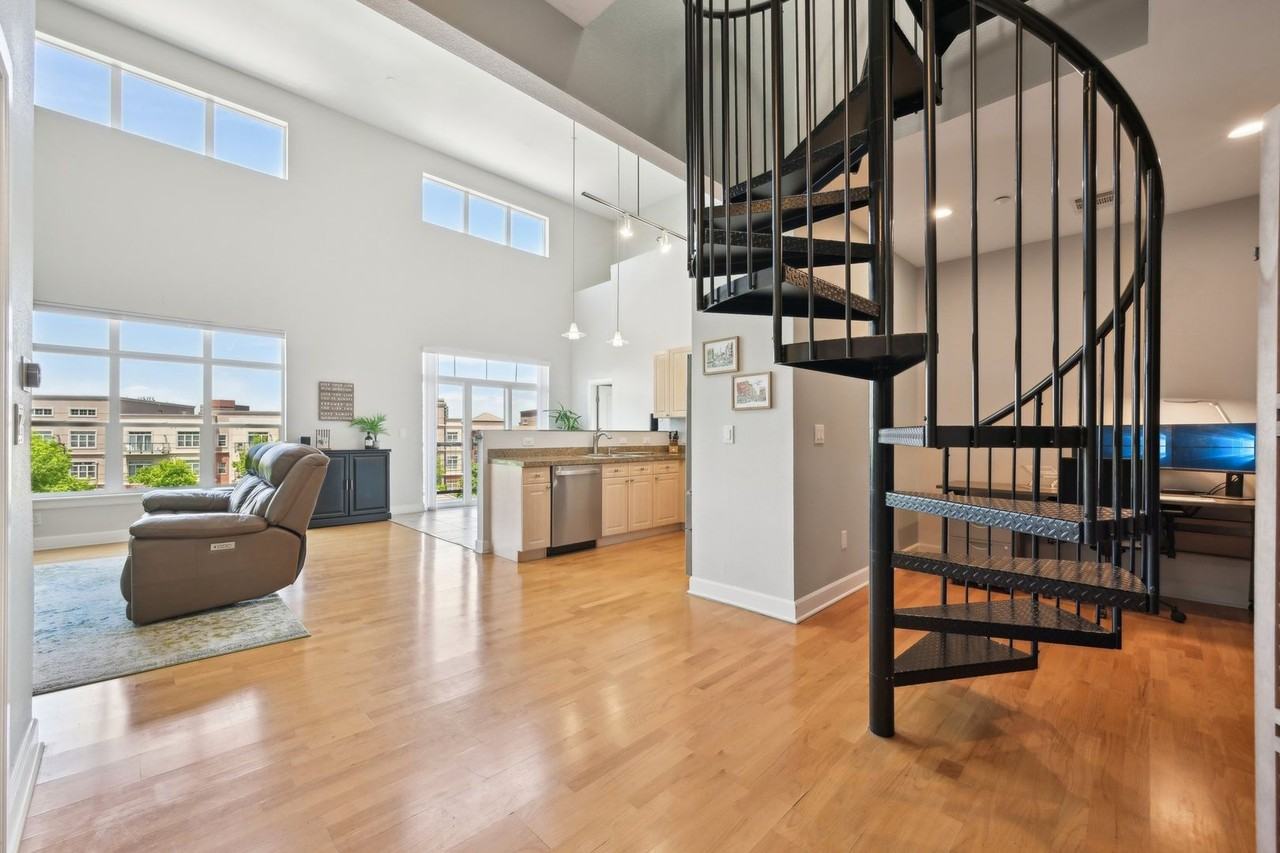 5677 Park Pl - Photo 4 of 37