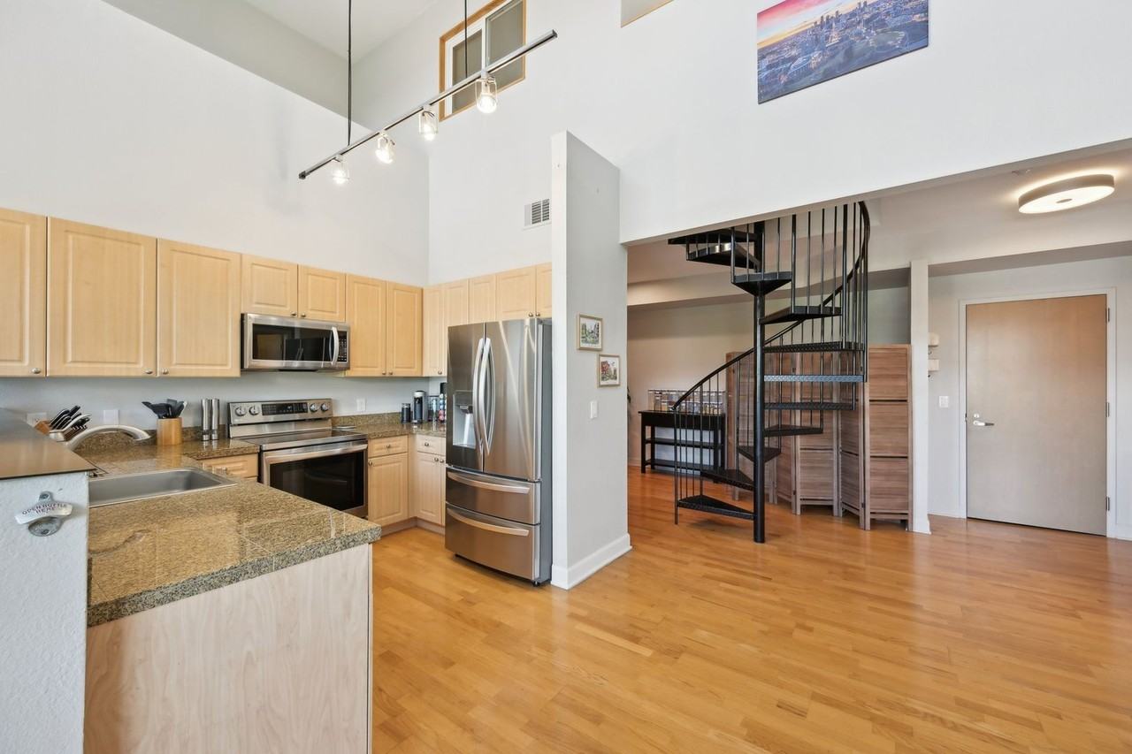 5677 Park Pl - Photo 5 of 37