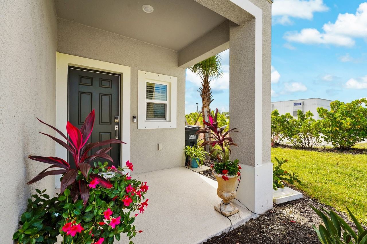 5825 Biscotti St - Photo 3 of 50