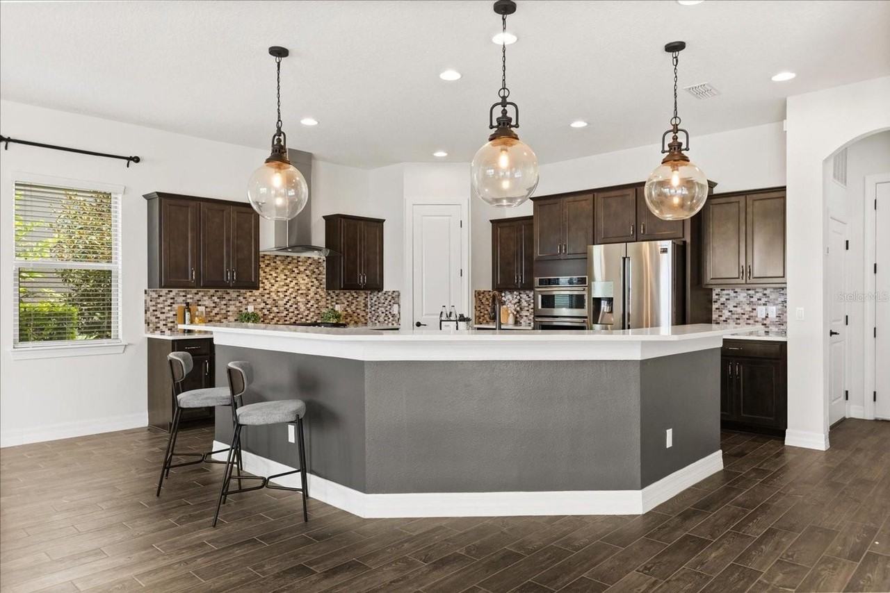 10854 Lemon Lake Boulevard - Photo 2 of 15