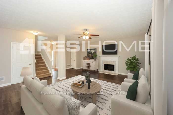 8274 Parkwood Pl - Photo 7 of 22