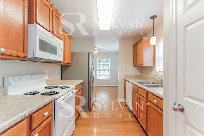 301 Evergreen Rd - Photo 6 of 15