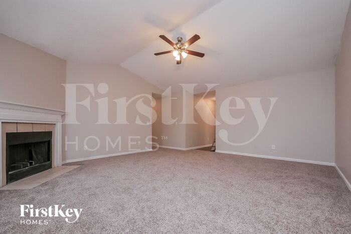 732 Four Winds Lane - Photo 2 of 15