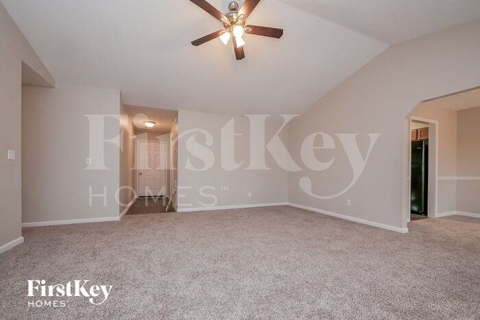 732 Four Winds Lane - Photo 3 of 15