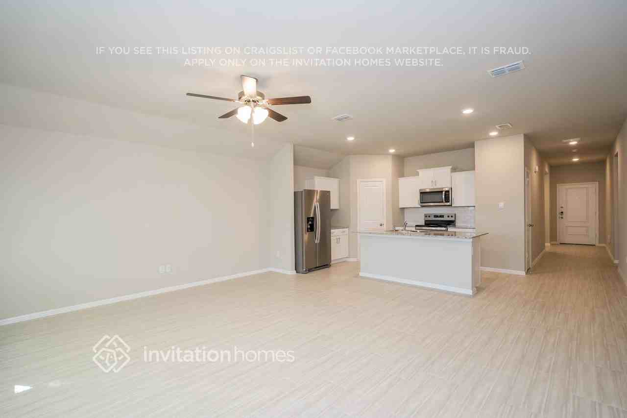 437 Blanco Dr - Photo 5 of 17