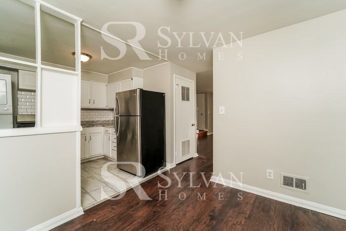 2830 Virginia Ave - Photo 4 of 14