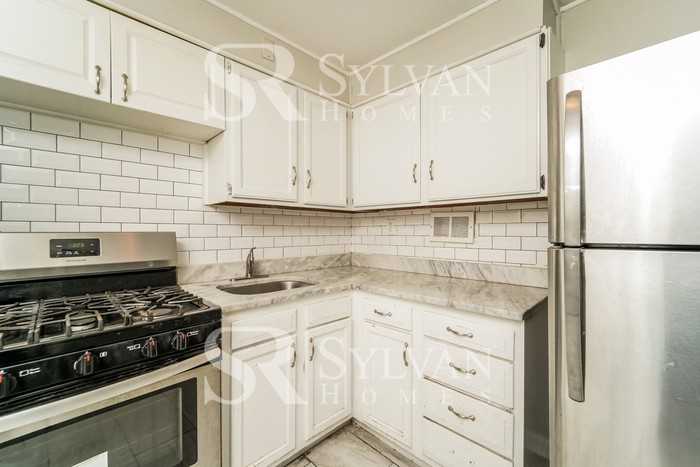 2830 Virginia Ave - Photo 5 of 14