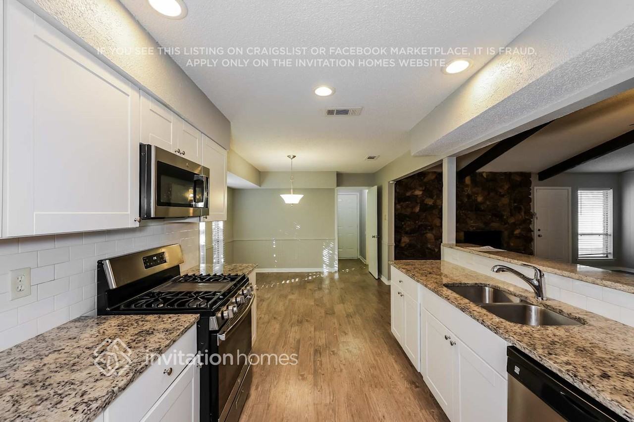 945 Clear Springs Dr - Photo 7 of 17