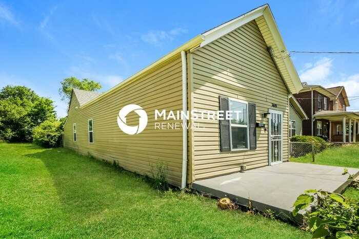 3409 Vermont Avenue - Photo 3 of 17