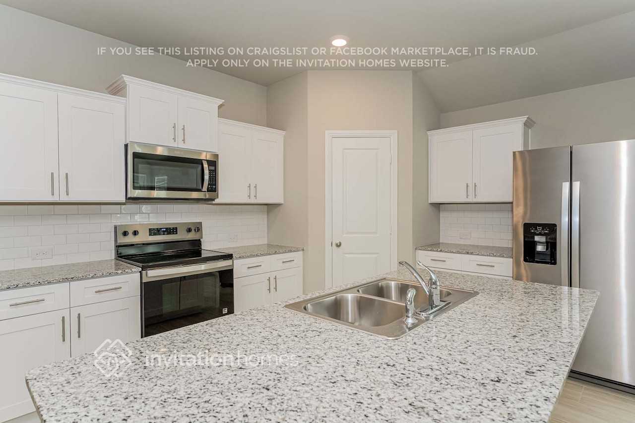 436 Kaufman Dr - Photo 6 of 17