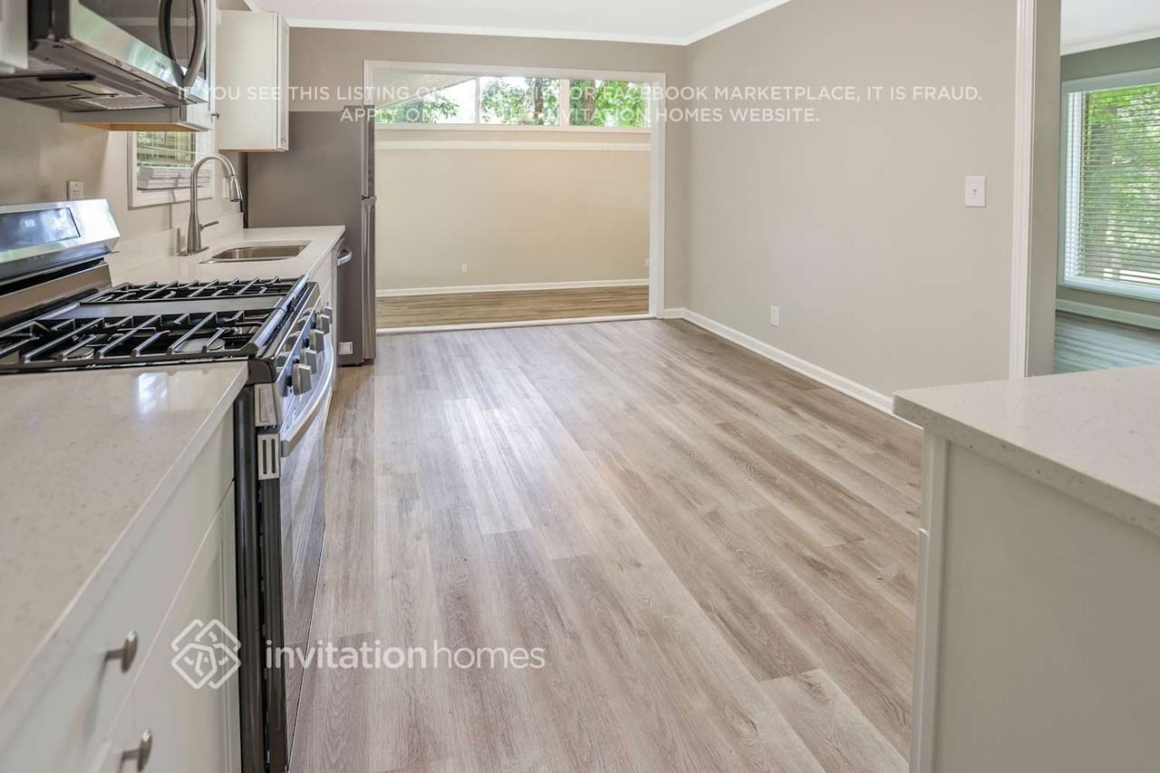 3035 Kingston Court - Photo 7 of 21