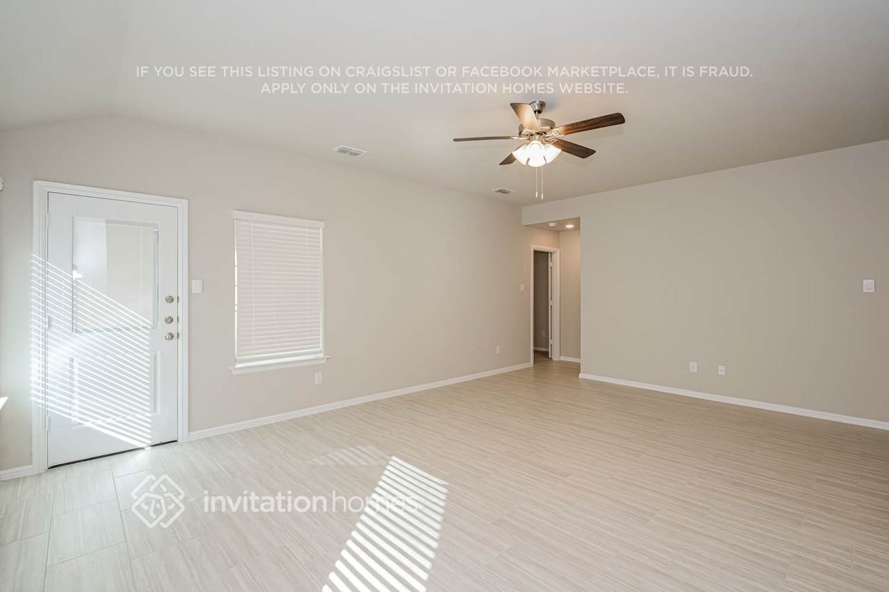 422 Lubbock Drive - Photo 3 of 17