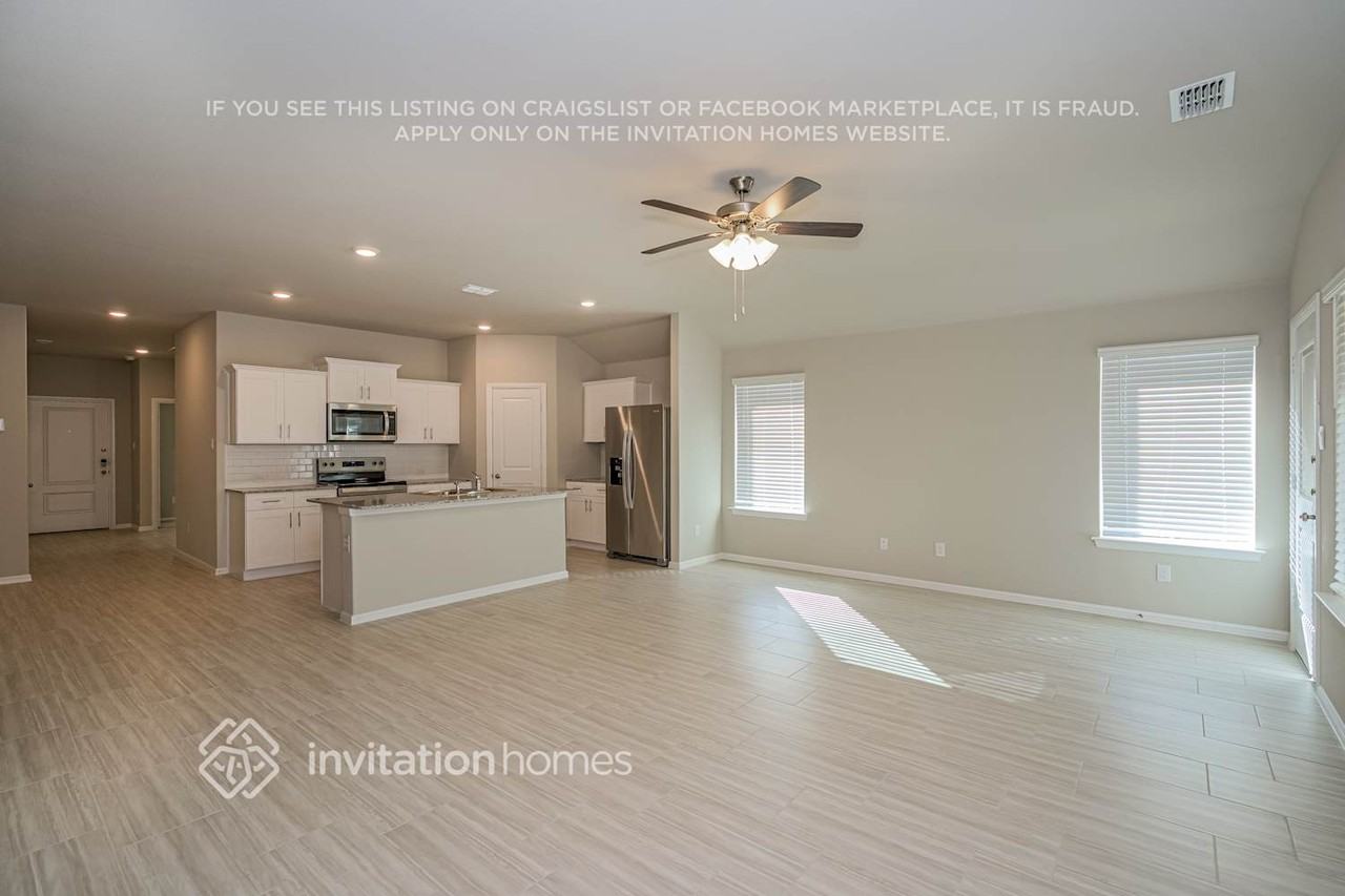 422 Lubbock Drive - Photo 4 of 17