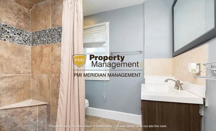 906 East 42nd Street - Photo 6 of 7