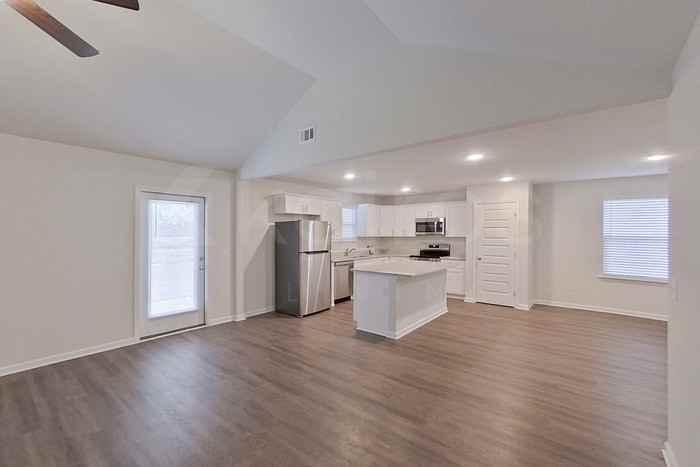 114 Western Red Cedar Dr - Photo 6 of 24