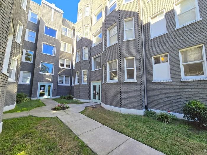 1217 Colonial Ave #C8 - Photo 2 of 13