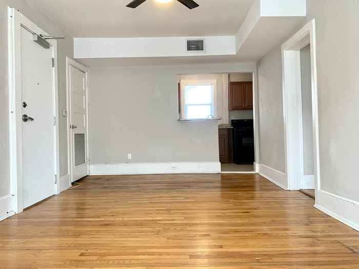 1217 Colonial Ave #C8 - Photo 4 of 13