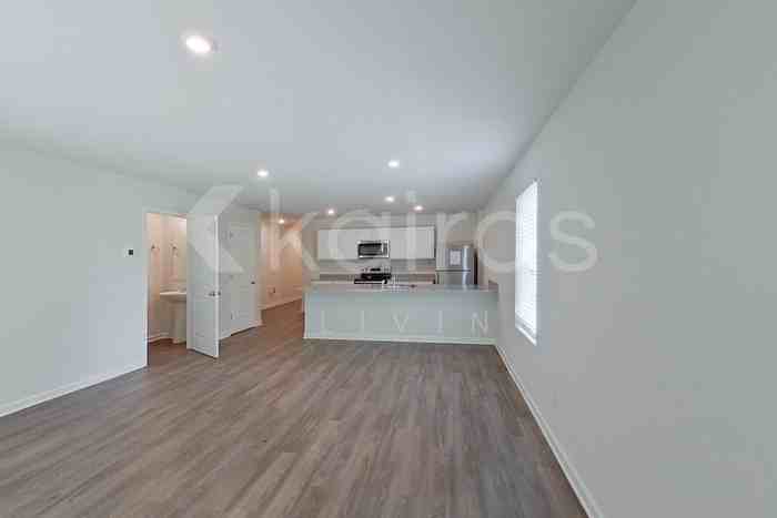 360 Ironwood Ct - Photo 5 of 24