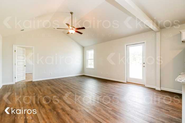 104 Scots Pine Ct - Photo 4 of 17