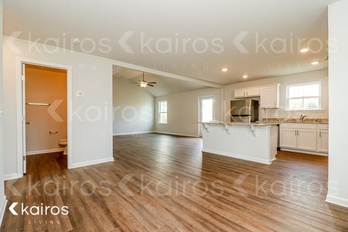 104 Scots Pine Ct - Photo 5 of 17