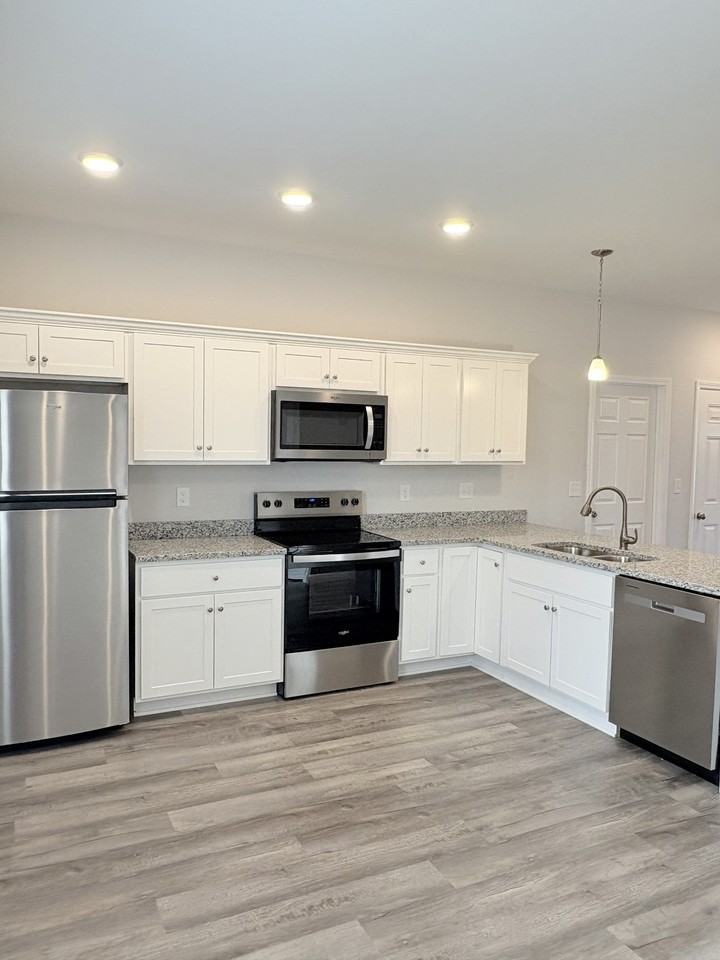 932 Rodeo Ct #932 - Photo 4 of 16