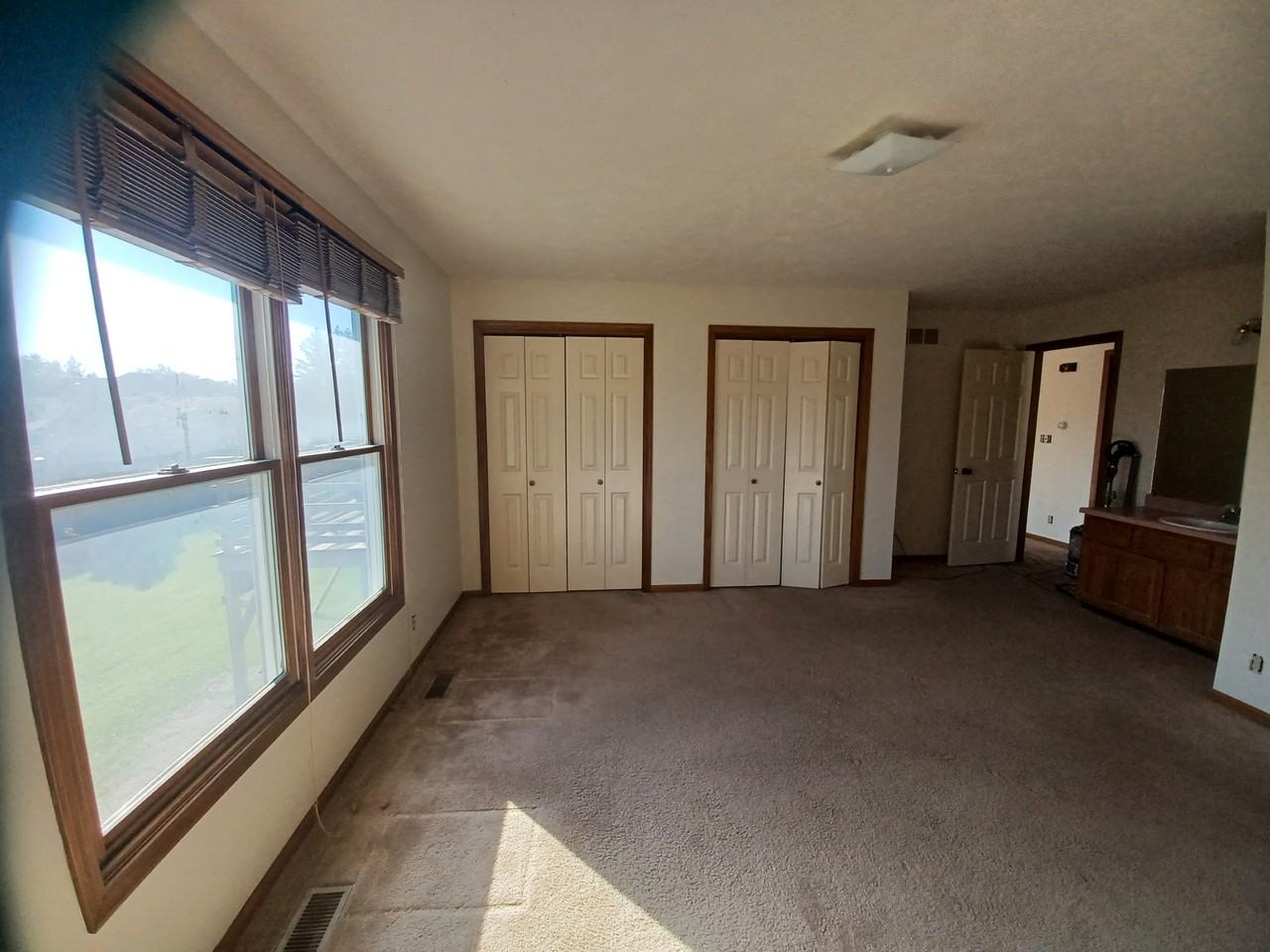 4130 S 58th St #4130 - Photo 2 of 10