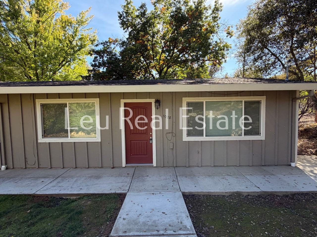 1028 Bridgeview Dr #NA - Photo 3 of 13